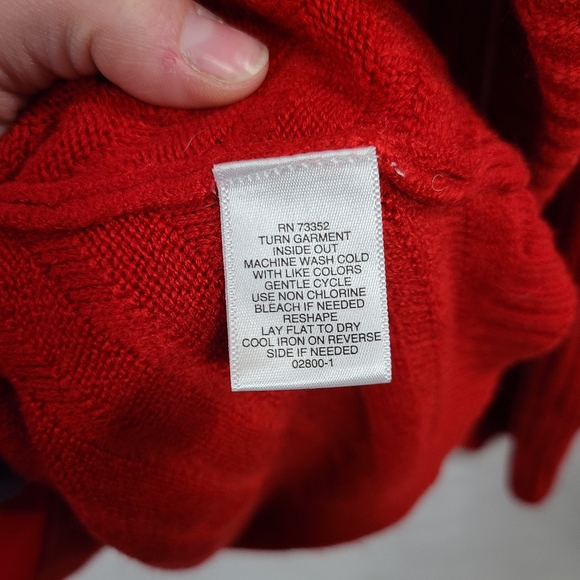 Assymetrical Neckline Red Sweater Liz Claiborne - Picture 2 of 5